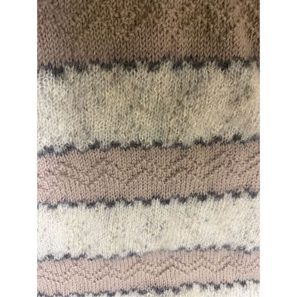 Handmade Women's fuzzy Cream Tan Striped 3/4 Sleeves Pullover Sweater Size Mediu - Picture 6 of 7